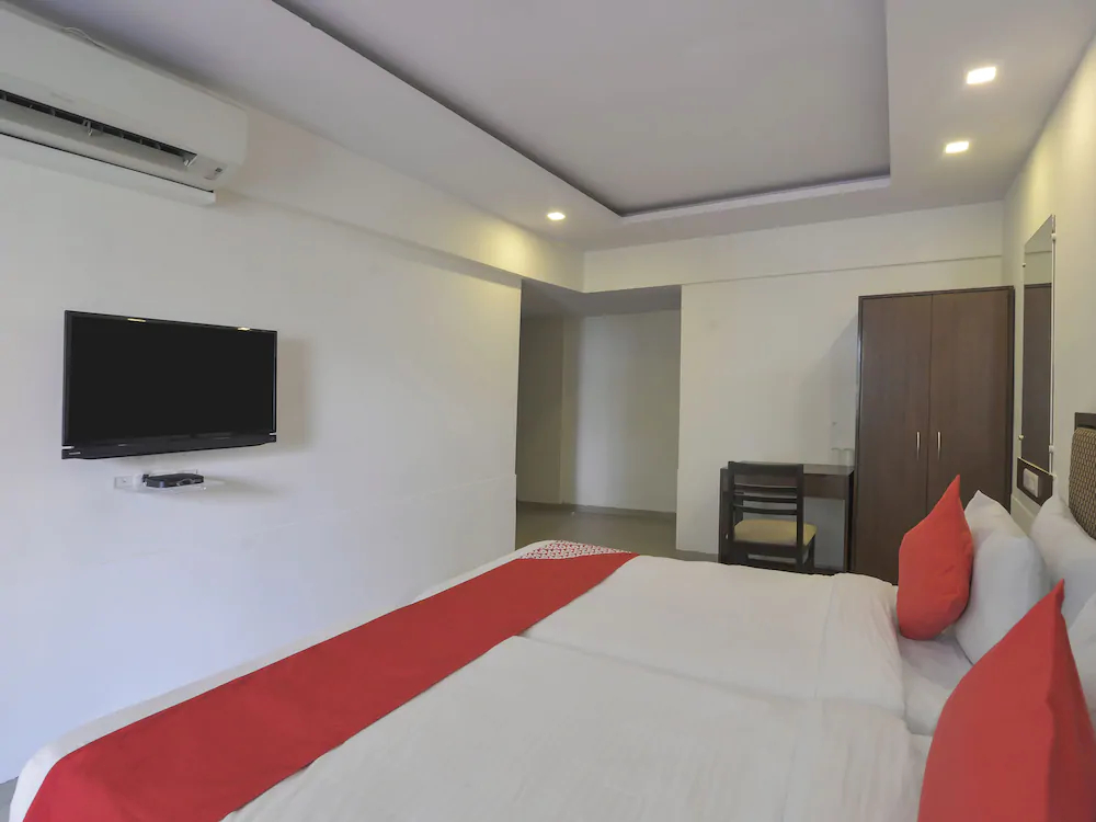 OYO 17165 Flagship Ace Residency Marol