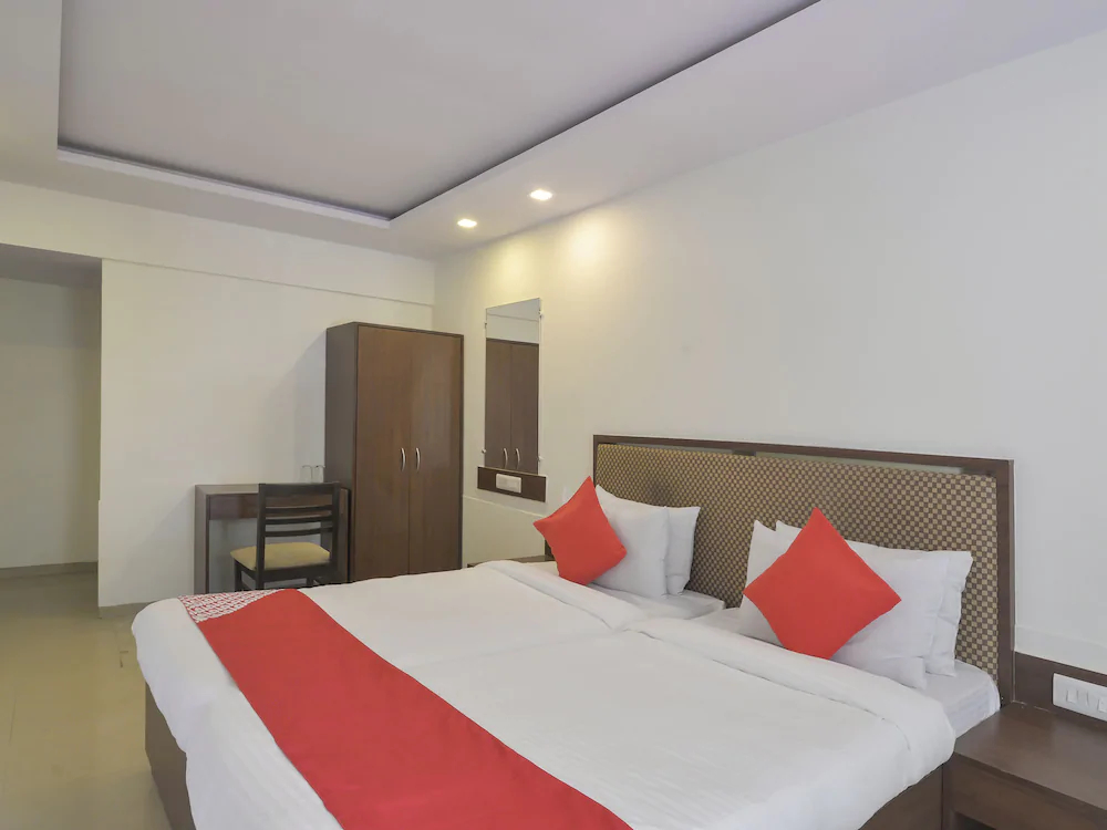 OYO 17165 Flagship Ace Residency Marol