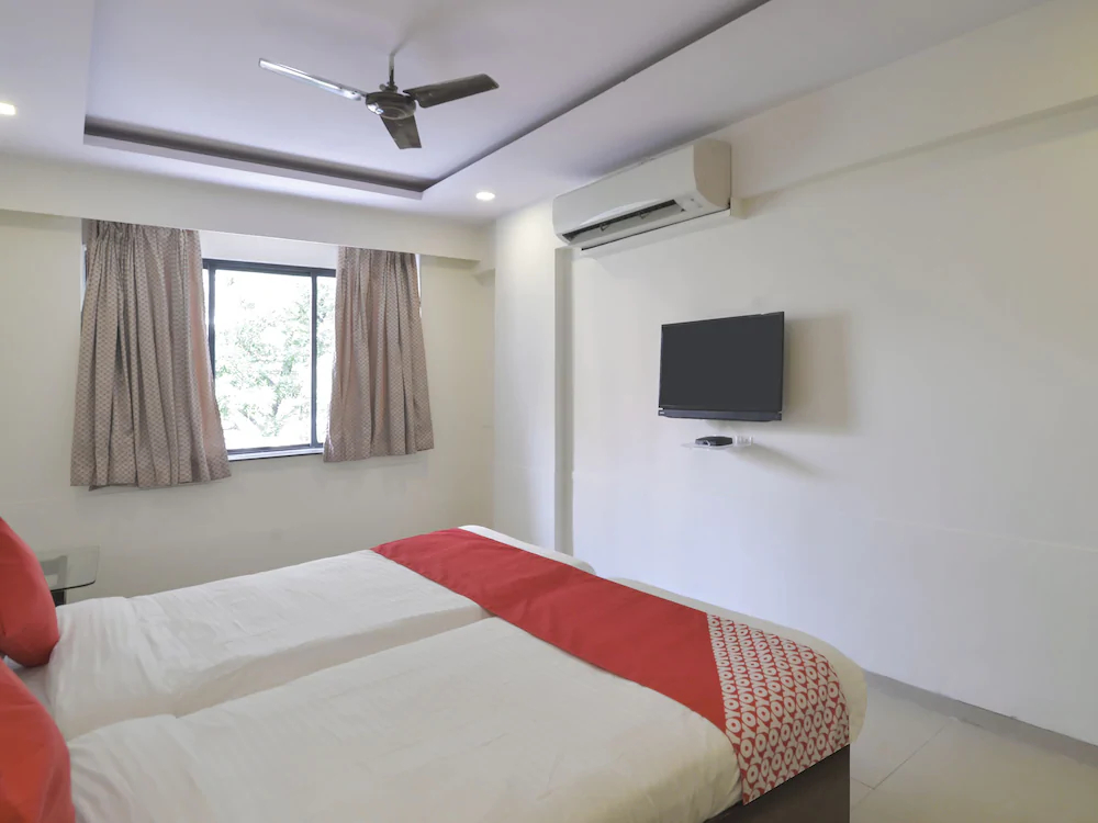 OYO 17165 Flagship Ace Residency Marol