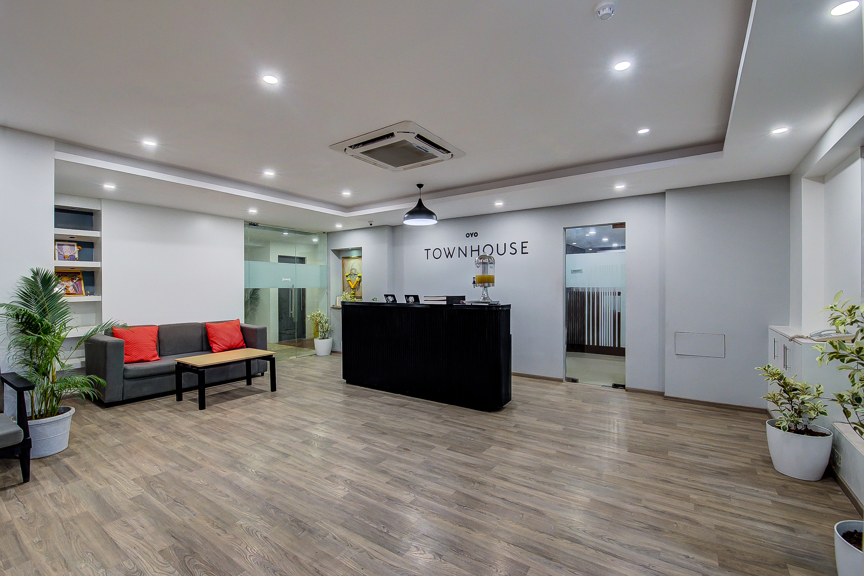 OYO Townhouse 046 Khar West Station