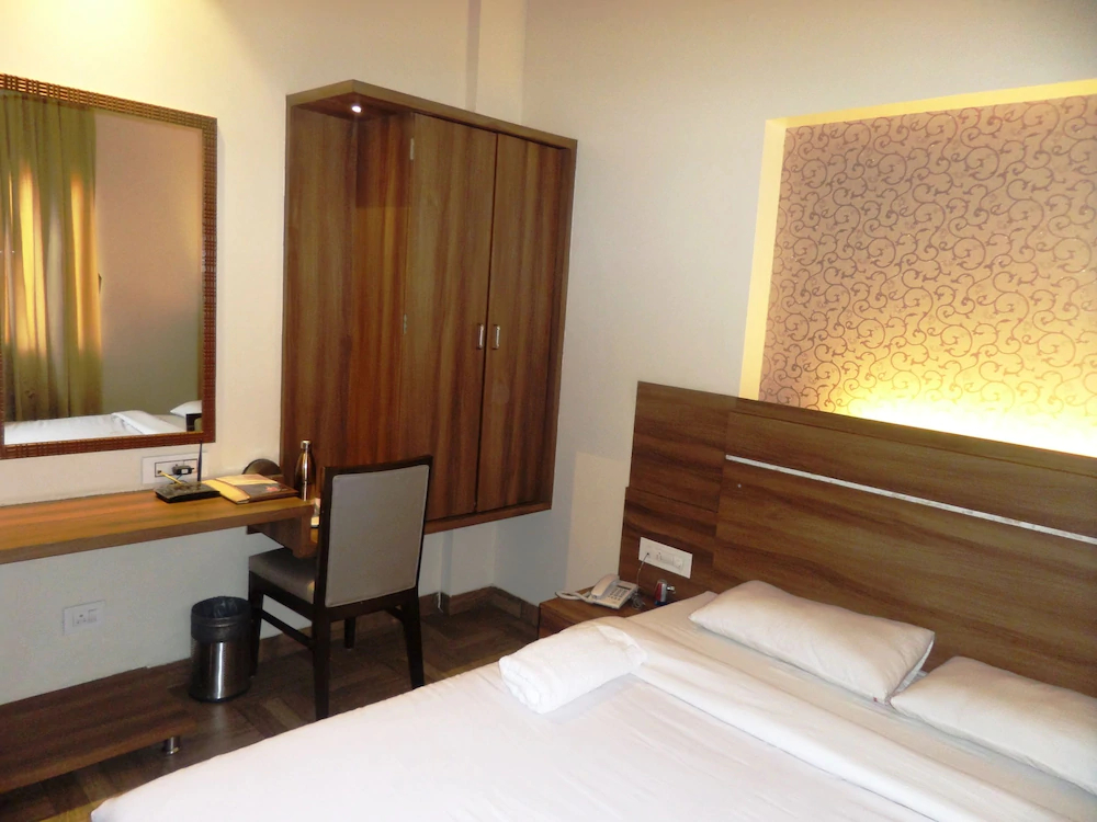 Raj Vikas Residency by OYO Rooms