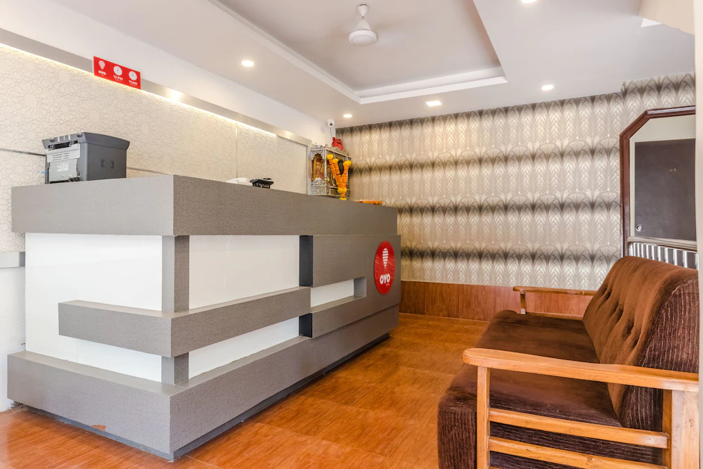 OYO Rana Residency Near Western Express Highway Metro Station