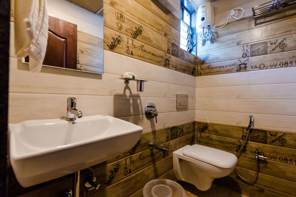OYO Rana Residency Near Western Express Highway Metro Station