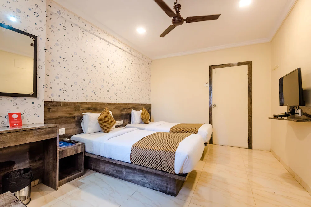 OYO Rana Residency Near Western Express Highway Metro Station