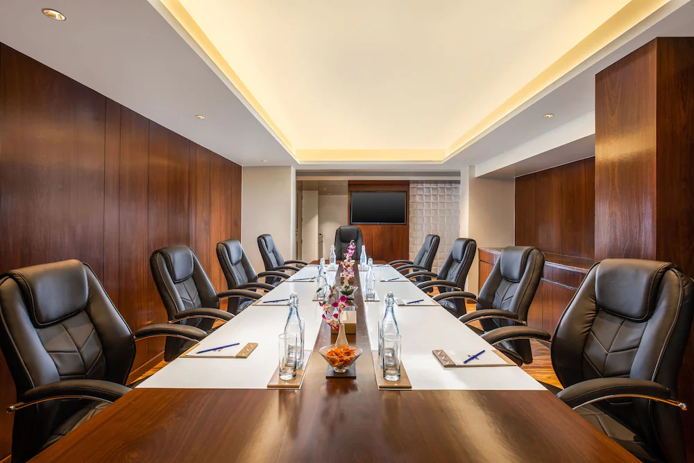 Royal Hometel Suites Dahisar-Mumbai