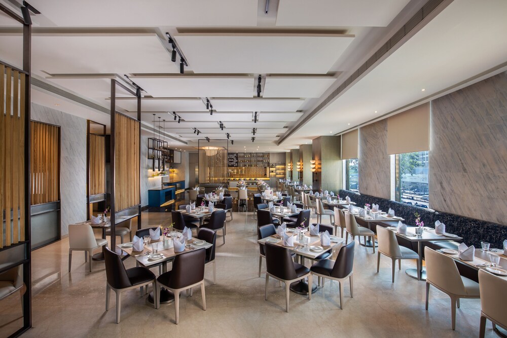 Royal Hometel Suites Dahisar-Mumbai
