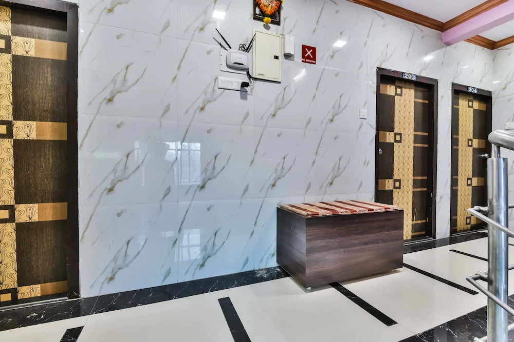 Shreesai Guestline by OYO Rooms