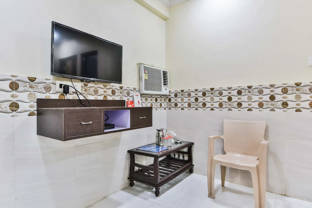 Shreesai Guestline by OYO Rooms