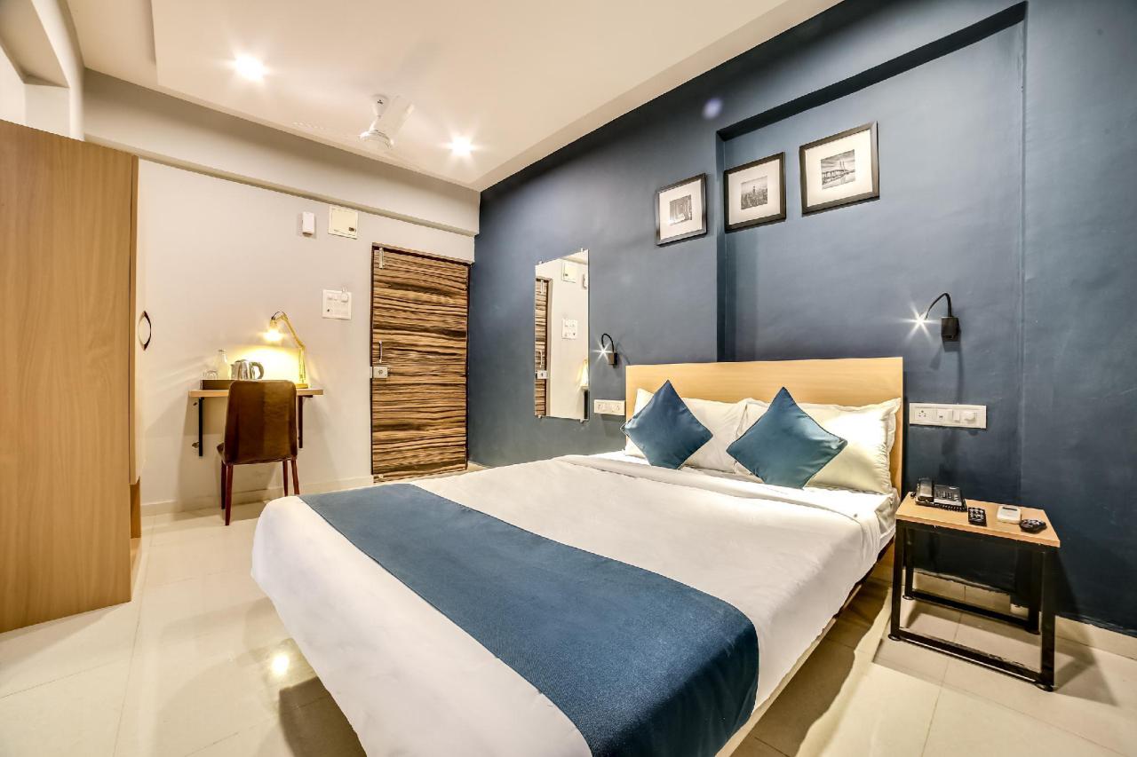SilverKey Executive Stays 61106 Bhumi World