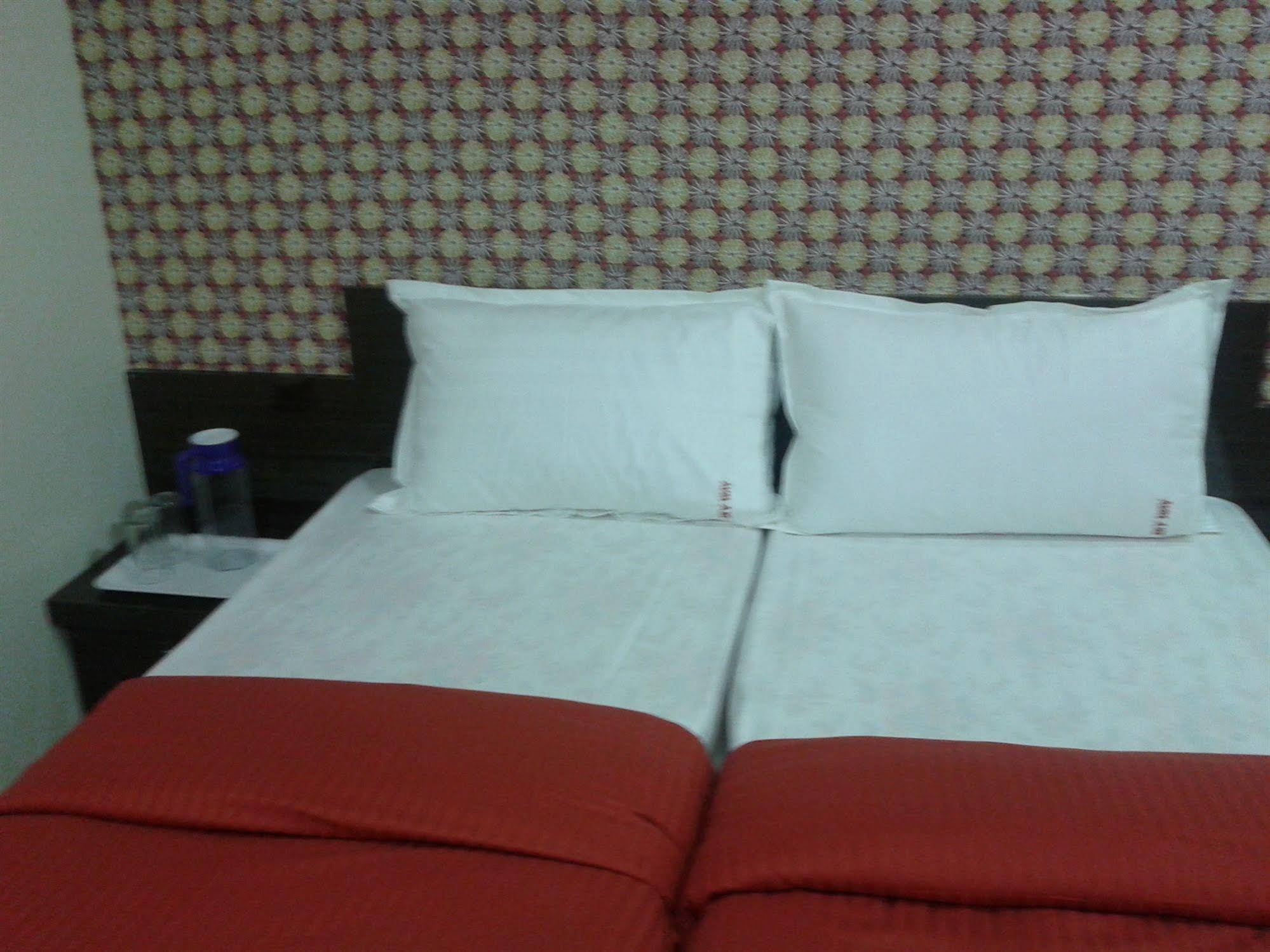 Skyway Inn