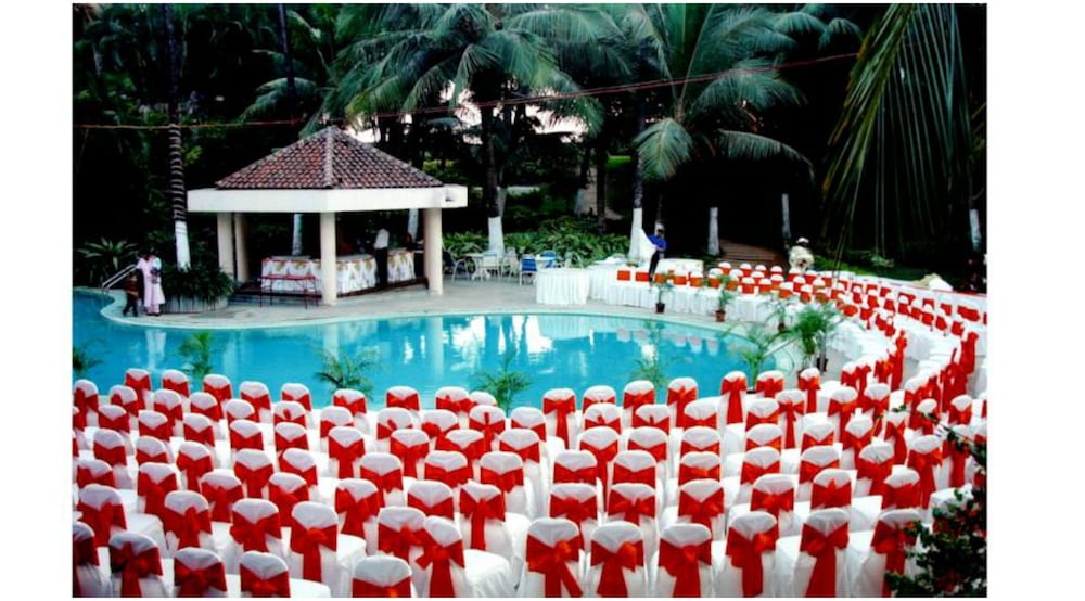 The Retreat Hotel And Convention Centre