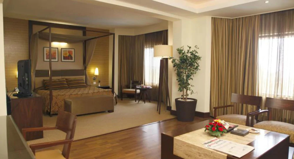 The Retreat Hotel And Convention Centre