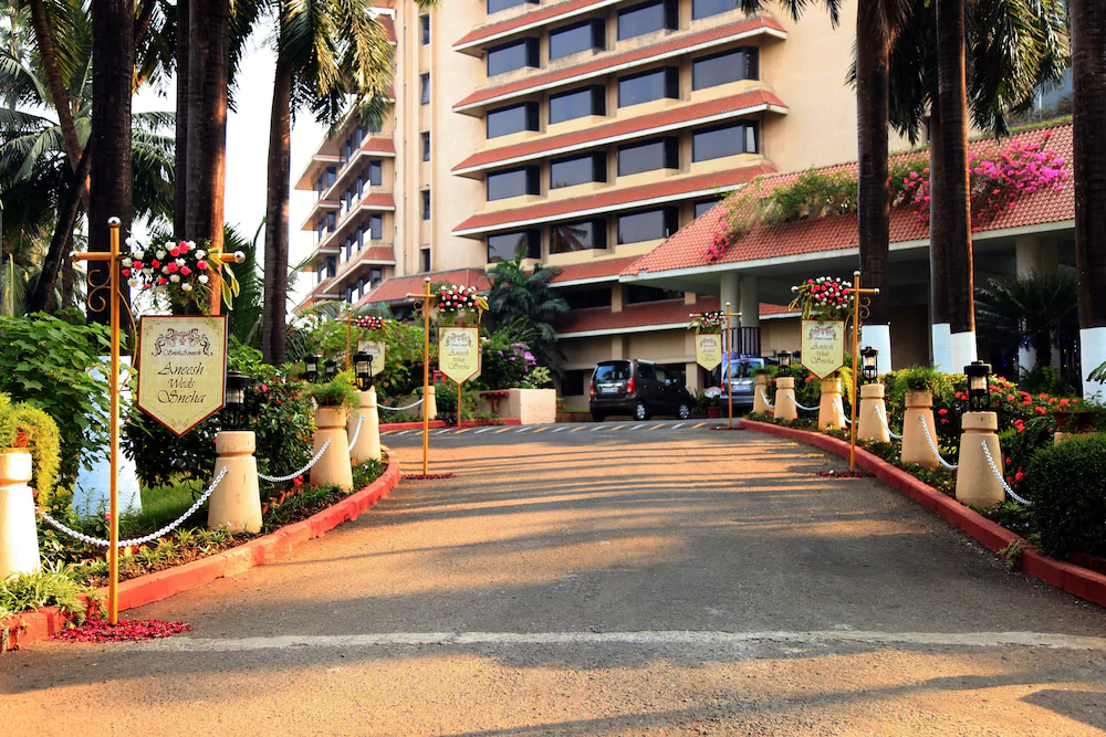 The Retreat Hotel And Convention Centre
