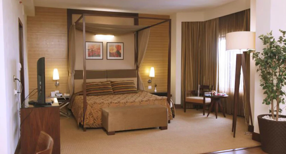 The Retreat Hotel And Convention Centre