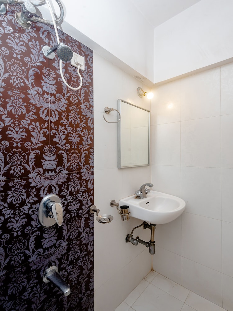 Tuliipstays Powai Sai Sapphire