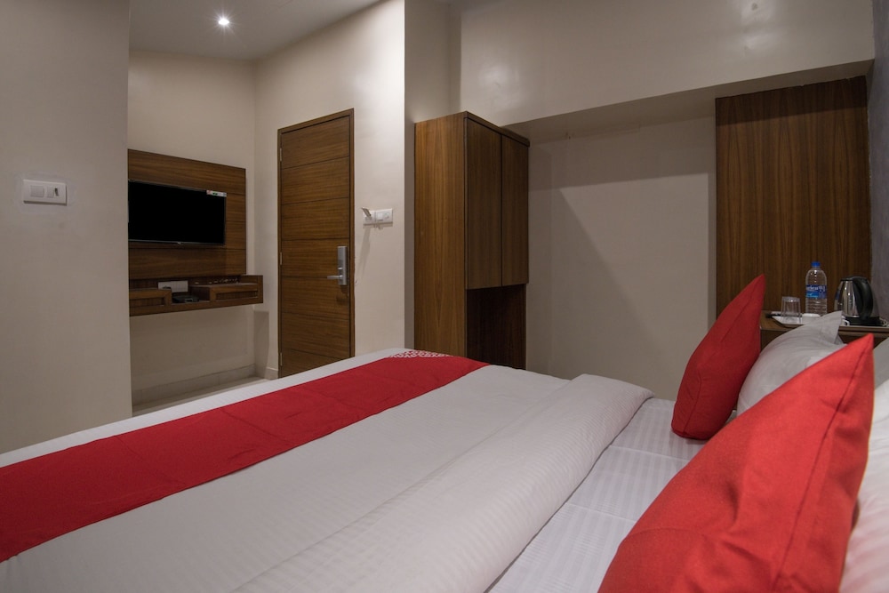 West Inn Hotel By OYO Rooms
