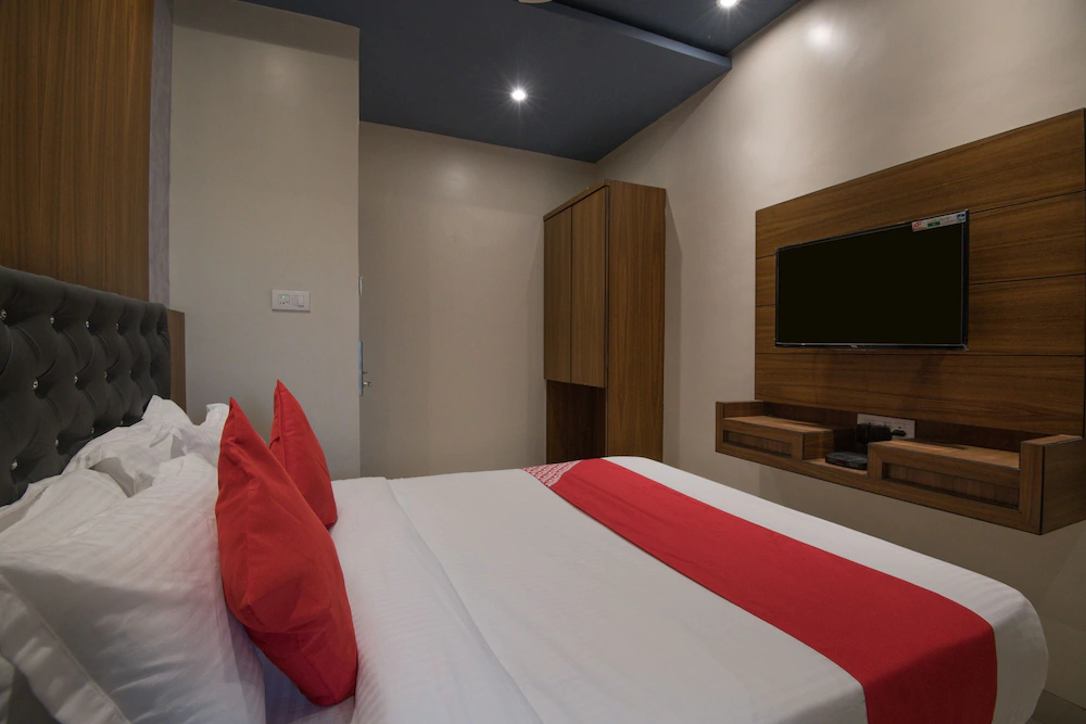 West Inn Hotel By OYO Rooms