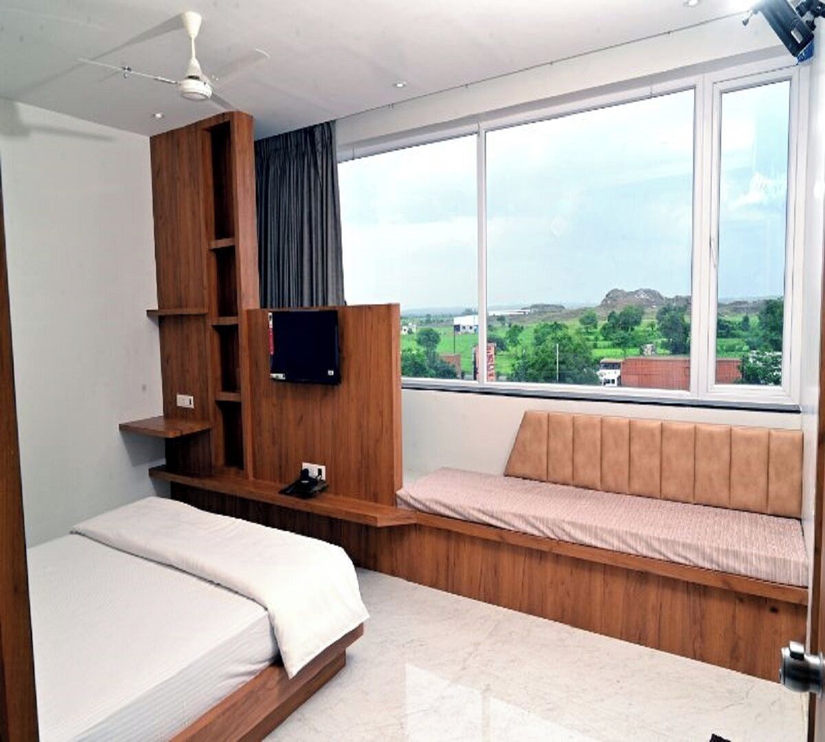 Topline Foods Resort
