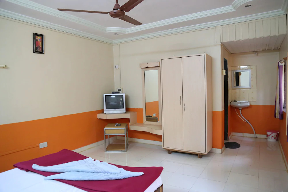 Hotel Daryasarang Palace