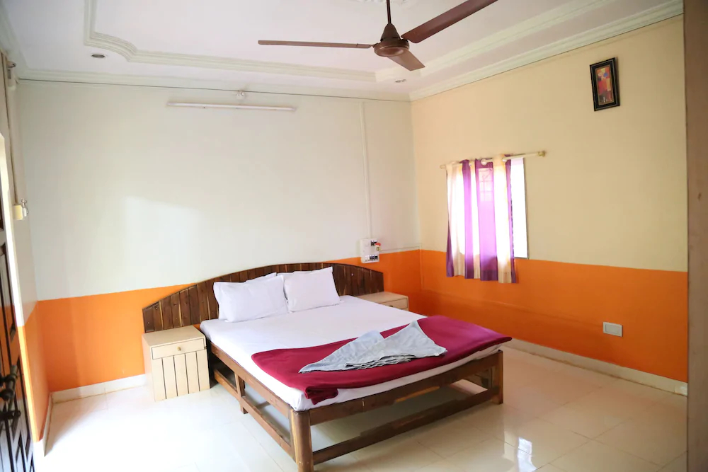 Hotel Daryasarang Palace
