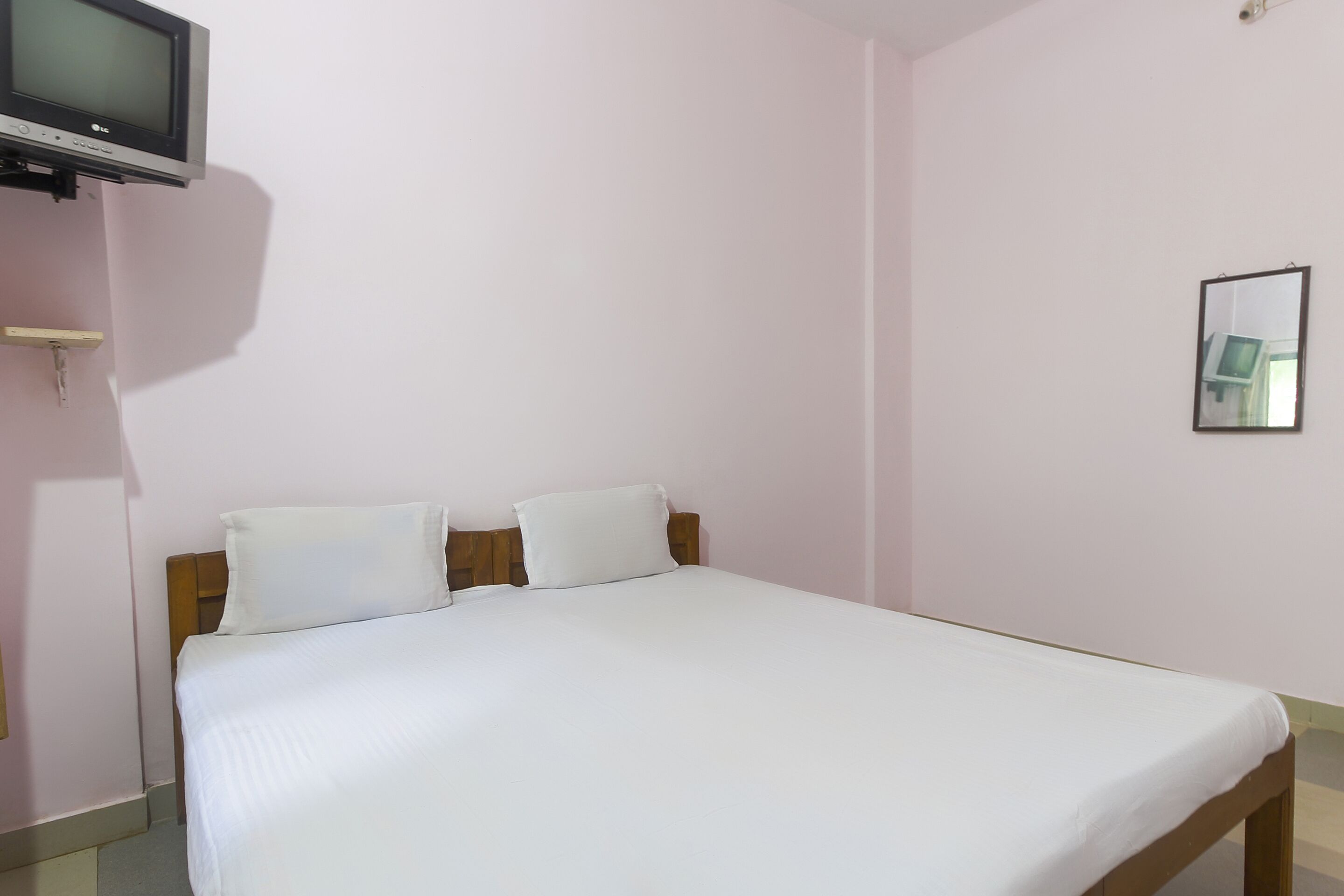 Jaideep Lodge by OYO Rooms