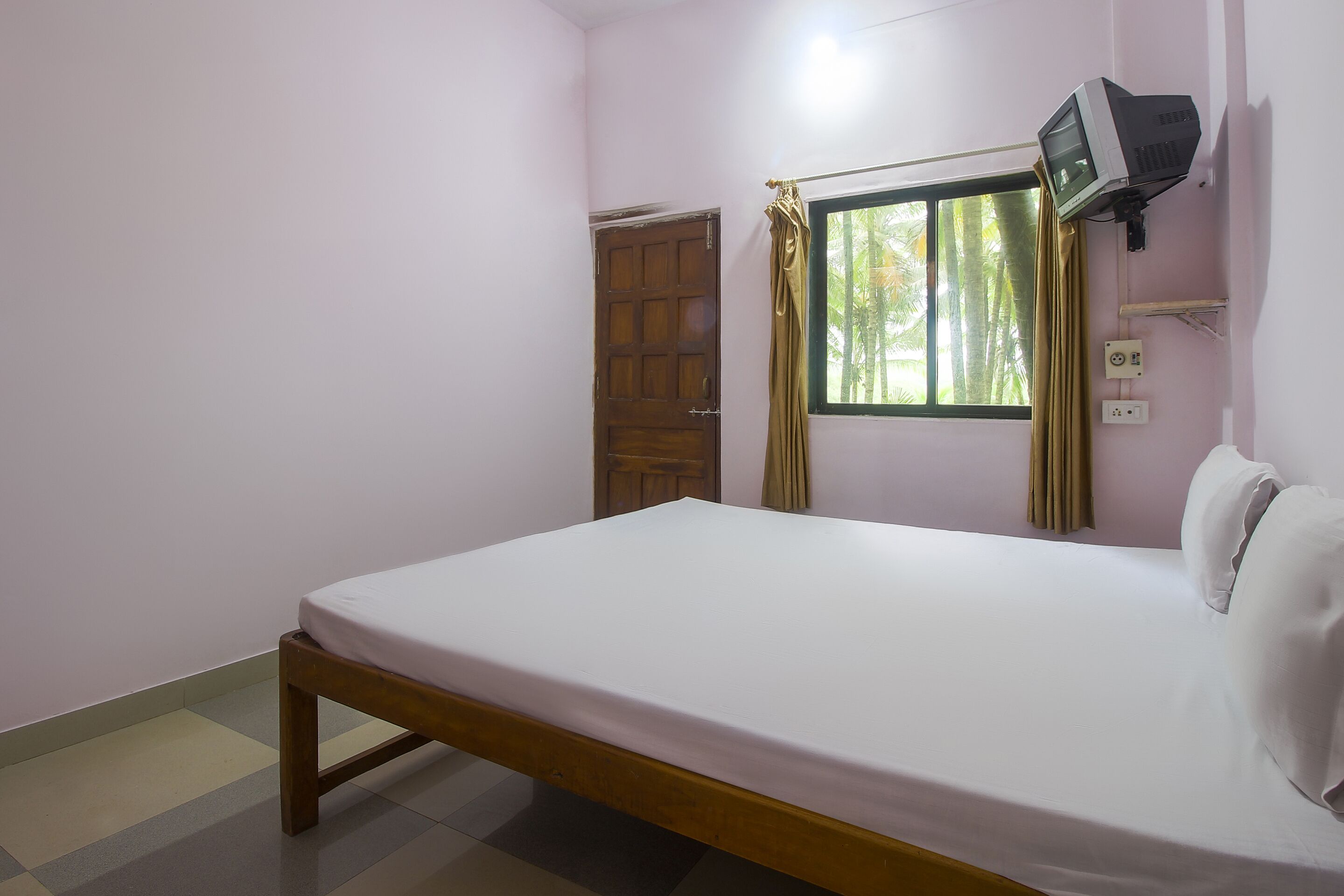Jaideep Lodge by OYO Rooms