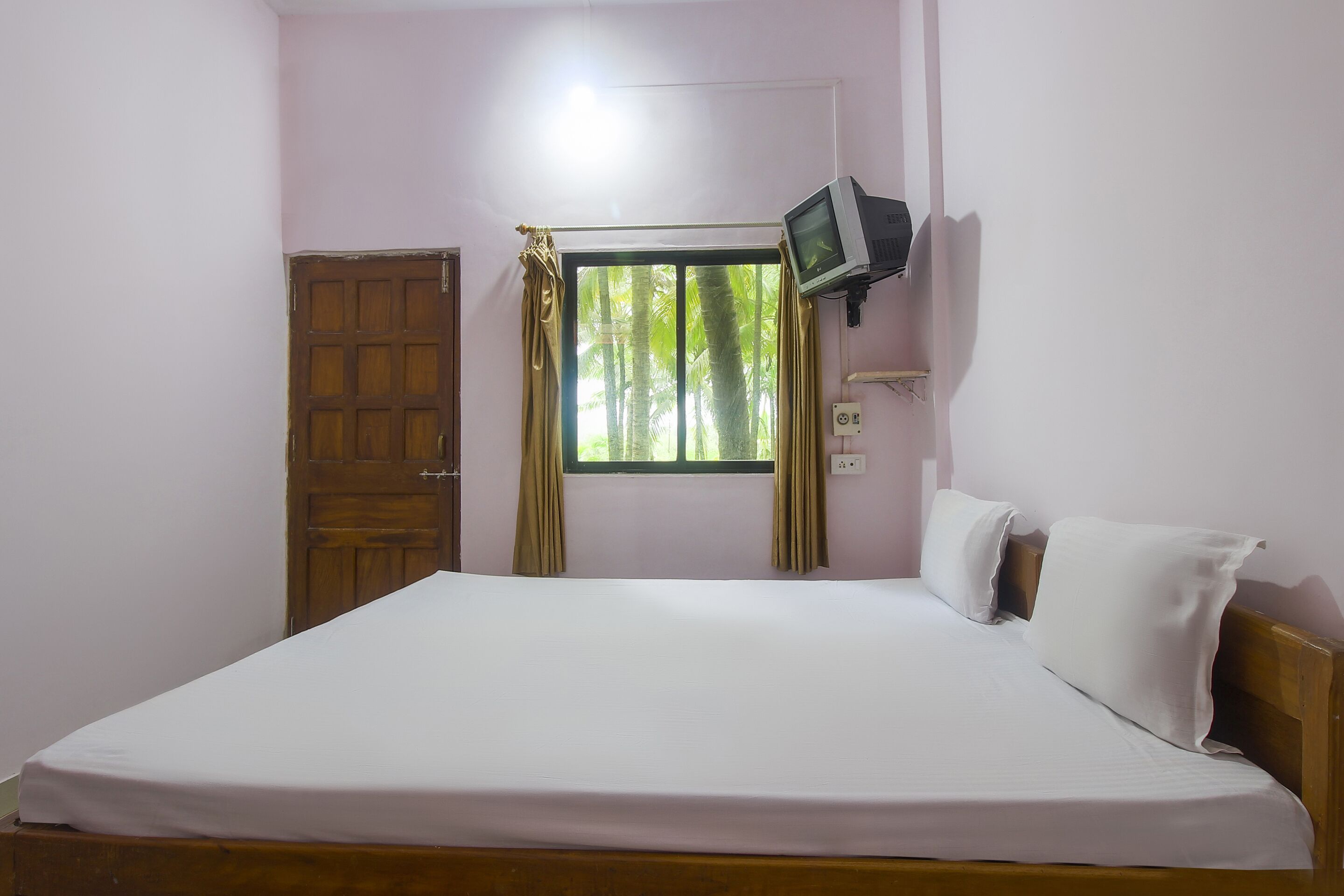 Jaideep Lodge by OYO Rooms