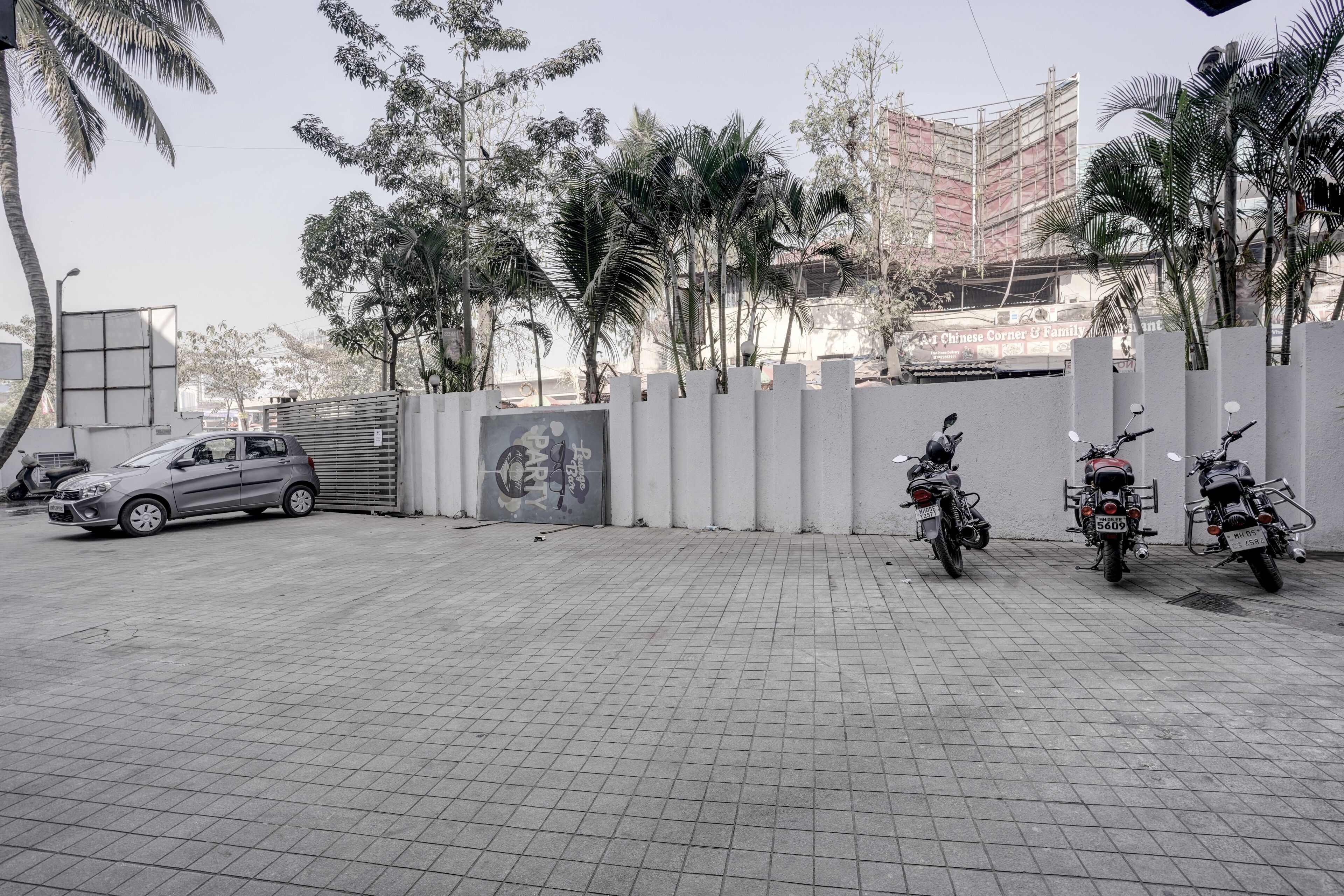Hotel RR Suites - Near LODHA Xperia Mall