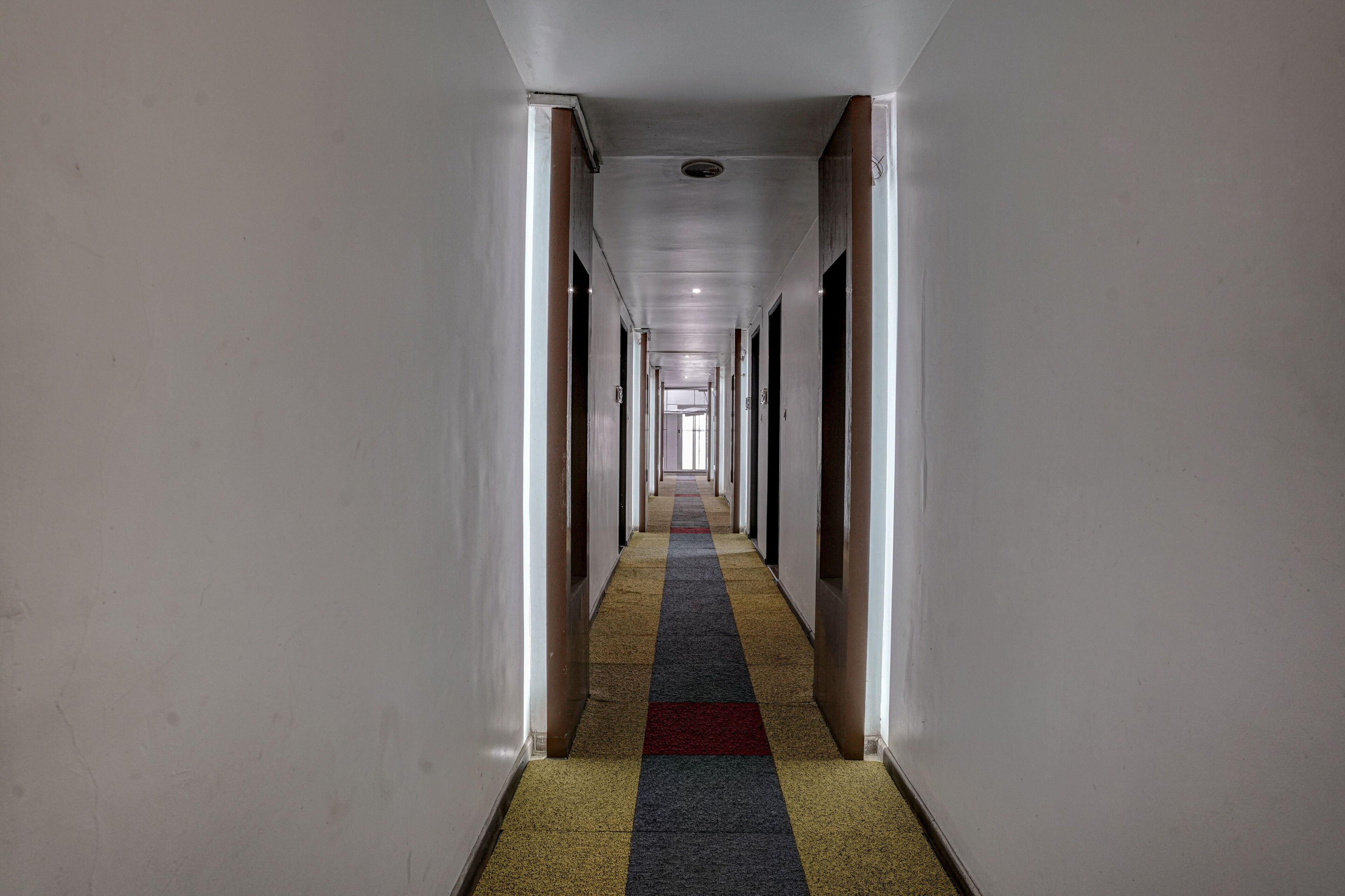 Hotel RR Suites - Near LODHA Xperia Mall