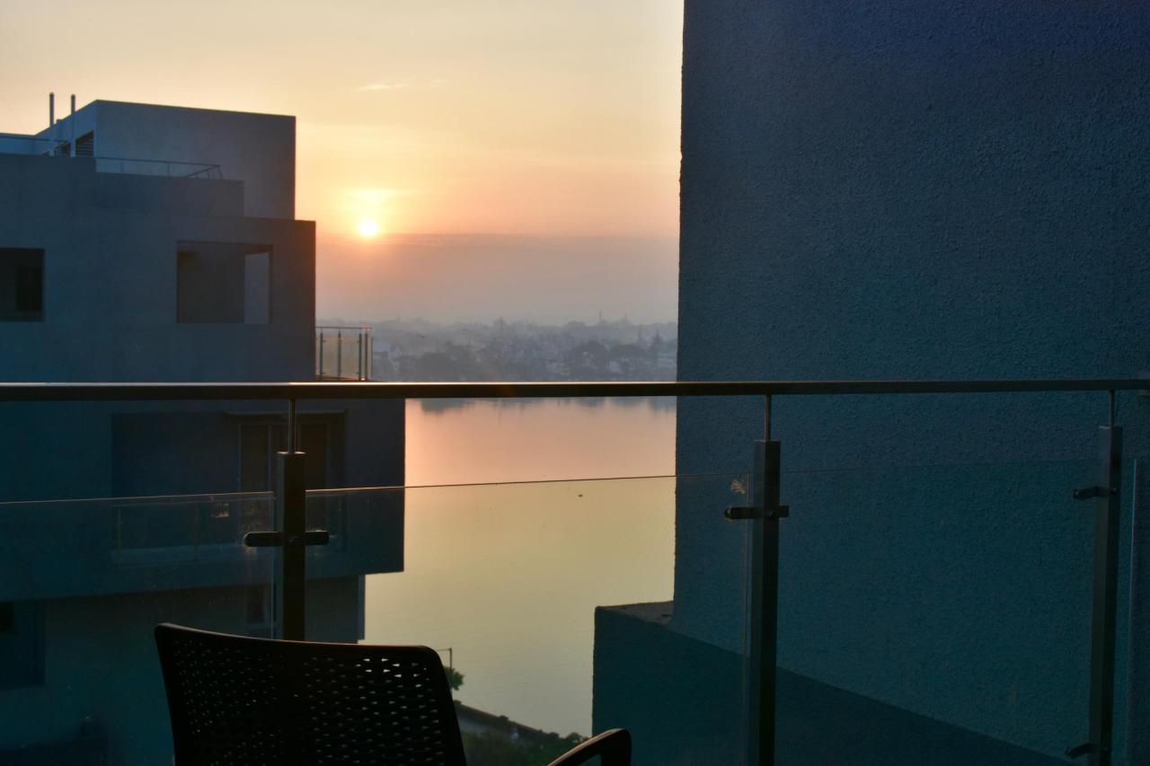 Grey Stone Lakefront Penthouse