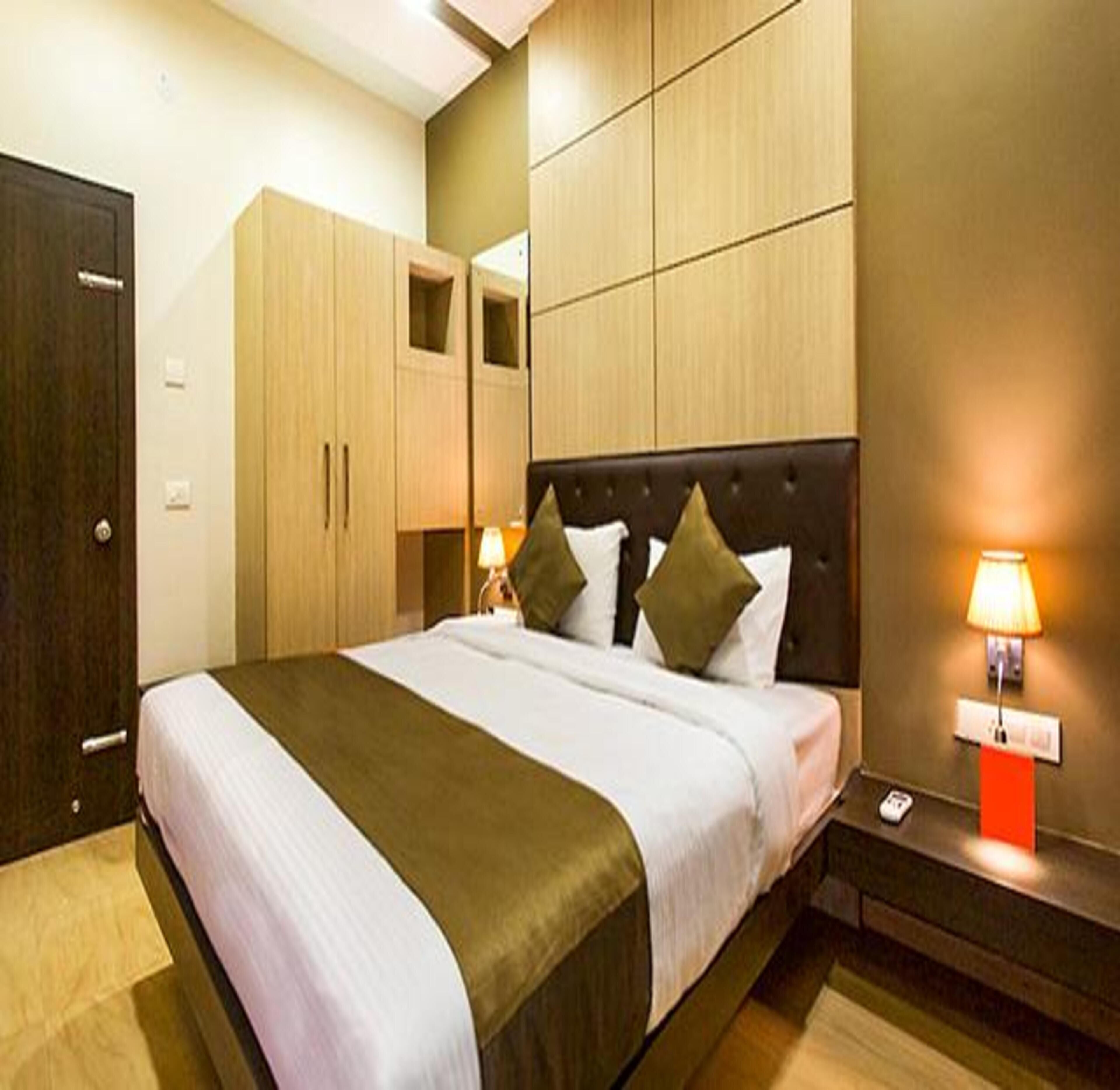 FabHotel Shree Sai Residency