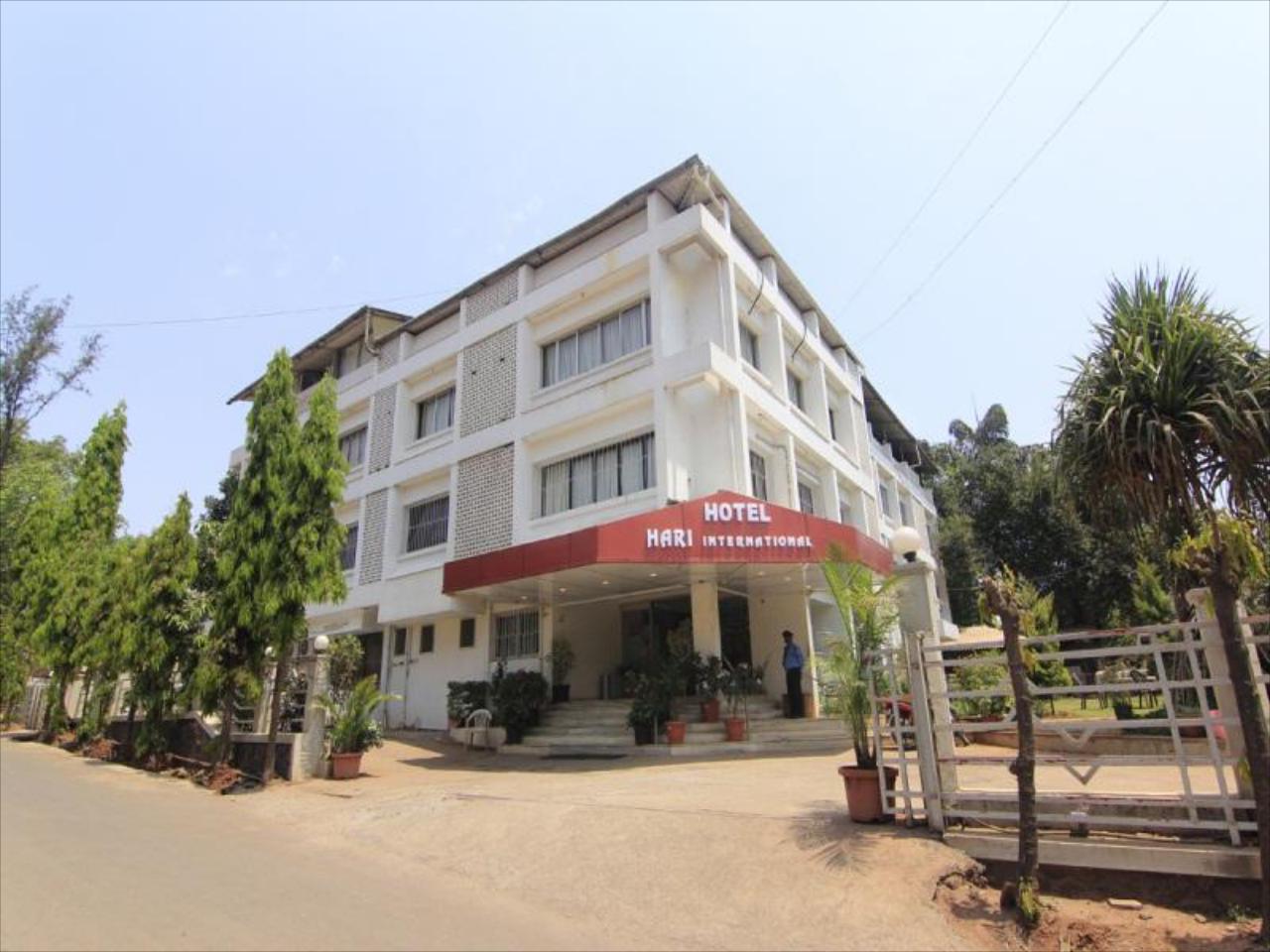 OYO Premium Lonavala Old Highway