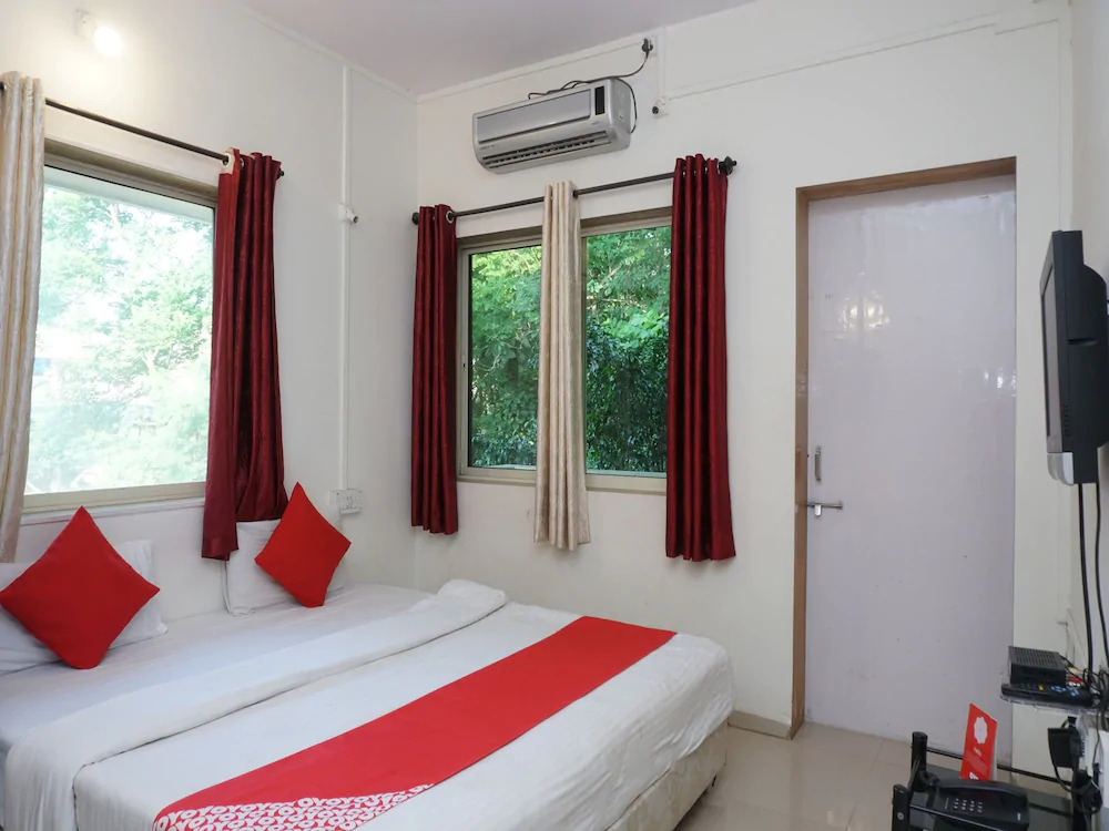 OYO 24986 Flagship Hotel Western Resort