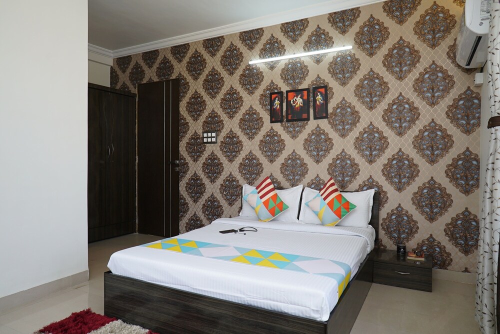 OYO Home 22738 Gorgeous 4BHK Lonavala