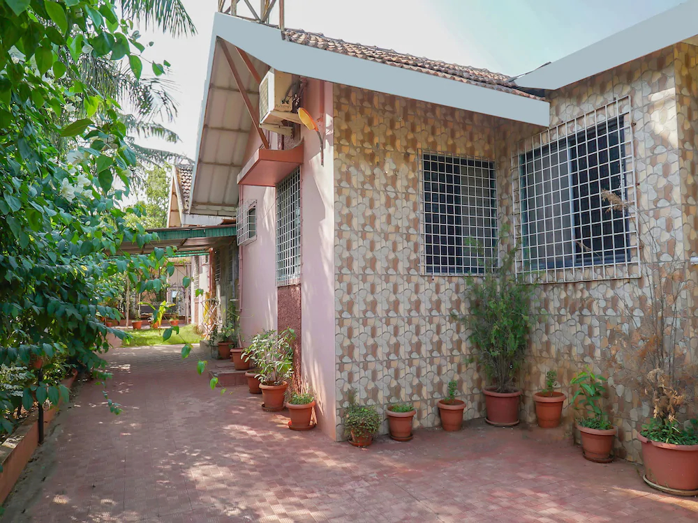 OYO Home 23092 Peaceful 2BHK