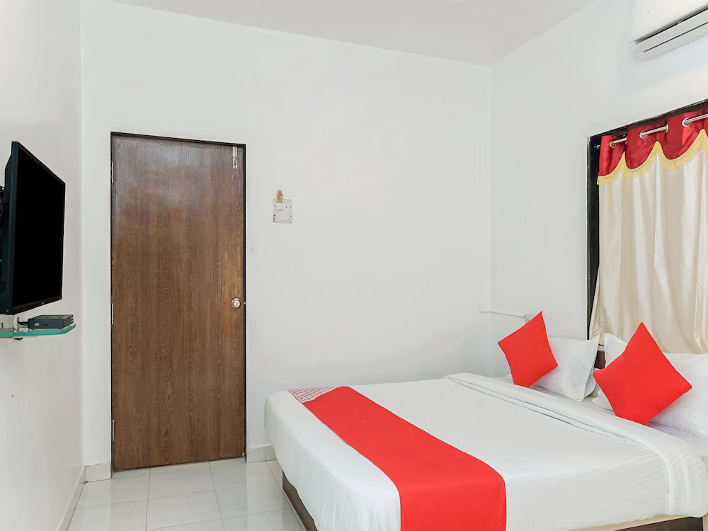 Hotel Gurukrupa by OYO Rooms