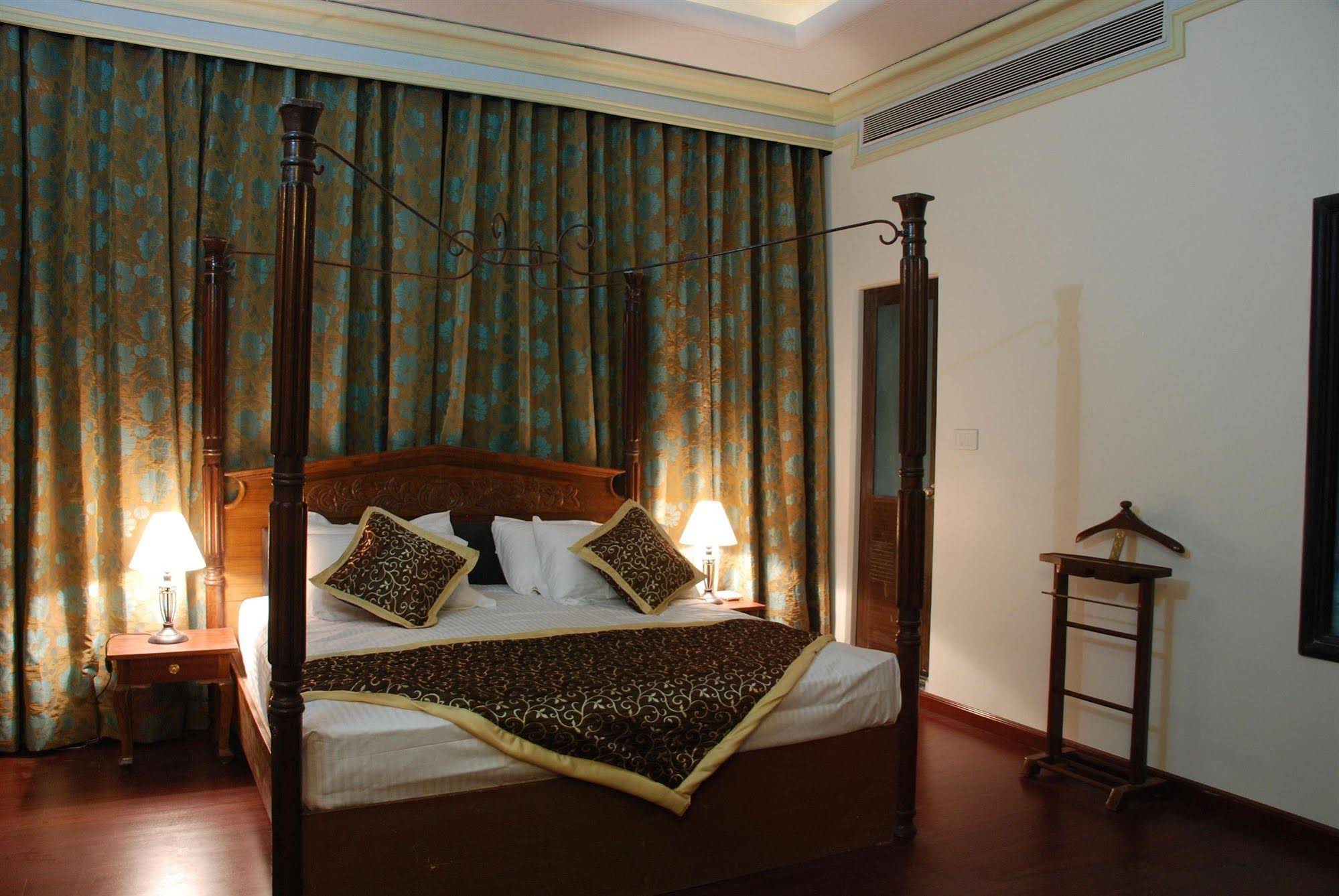 Hotel Ashok