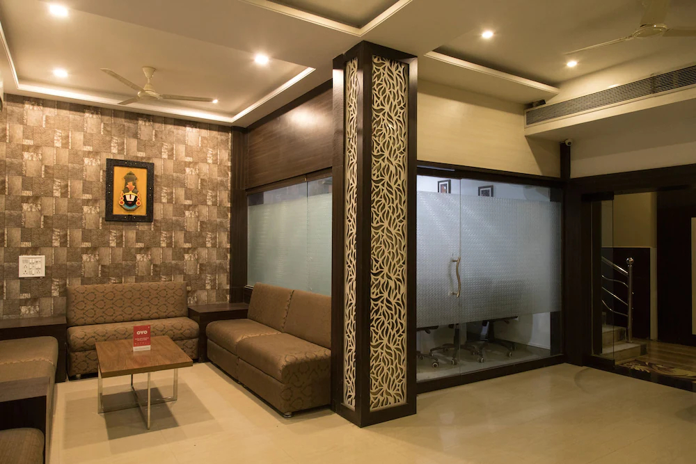 OYO Townhouse 155 Hotel Satya