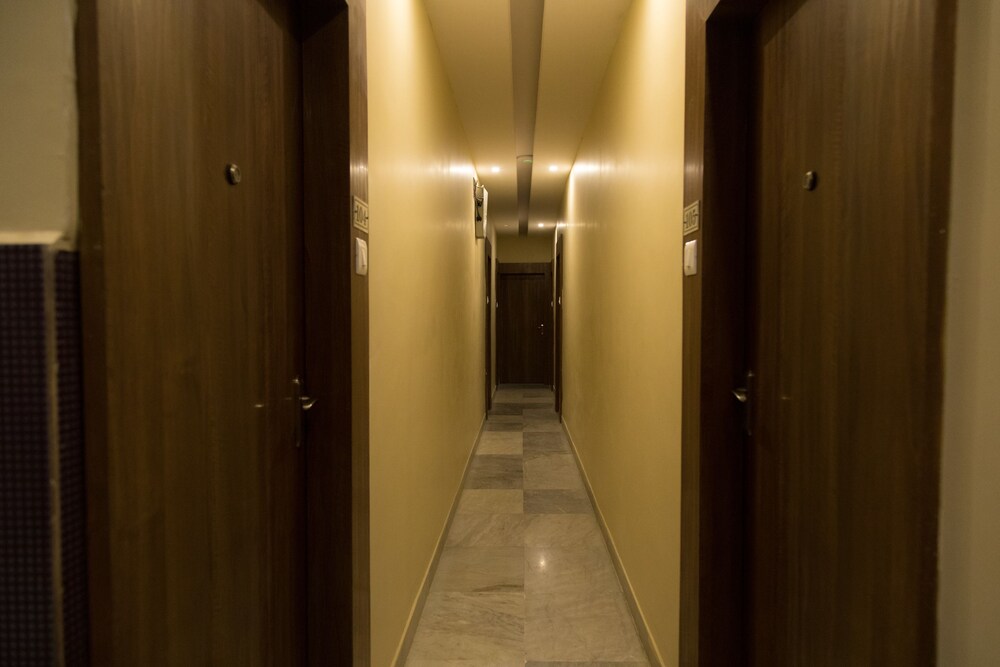 OYO Townhouse 155 Hotel Satya