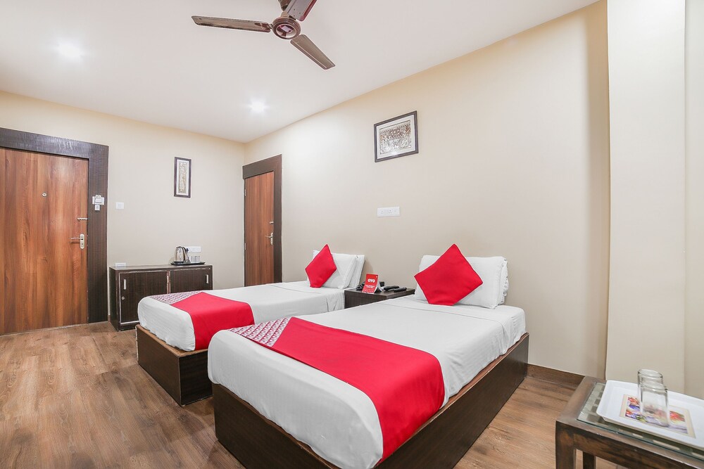 OYO Townhouse 155 Hotel Satya