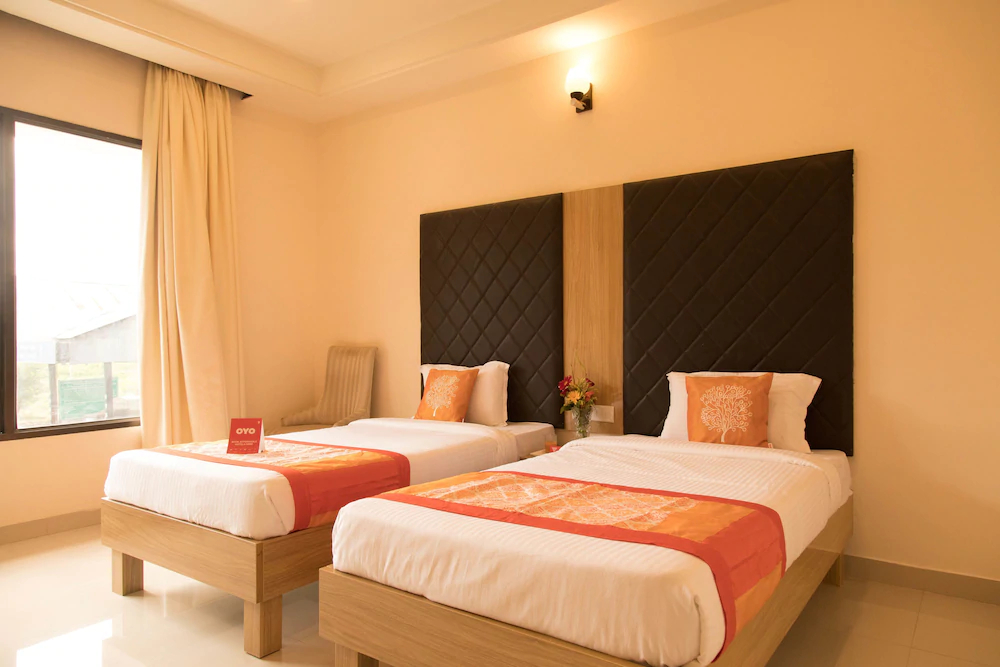 Hotel Solitaire by OYO Rooms