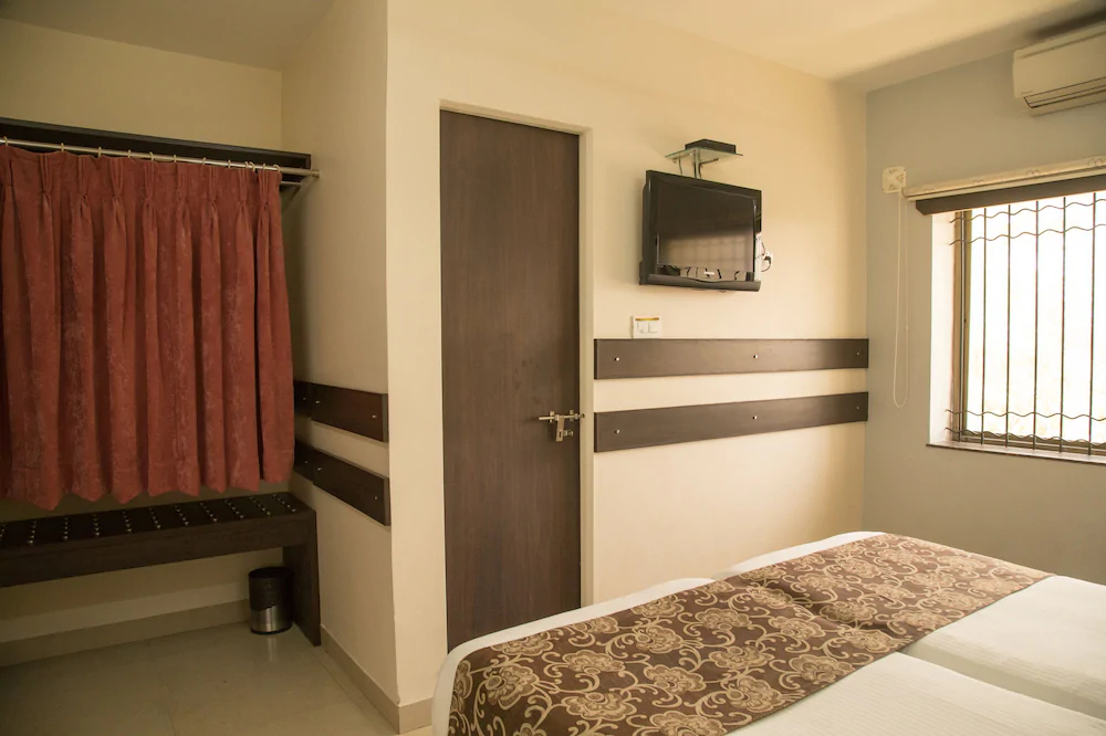 Peanut Hotel by OYO Rooms