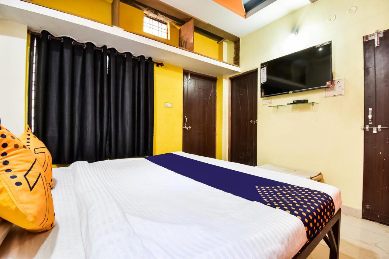 Wayne Manor by OYO Rooms