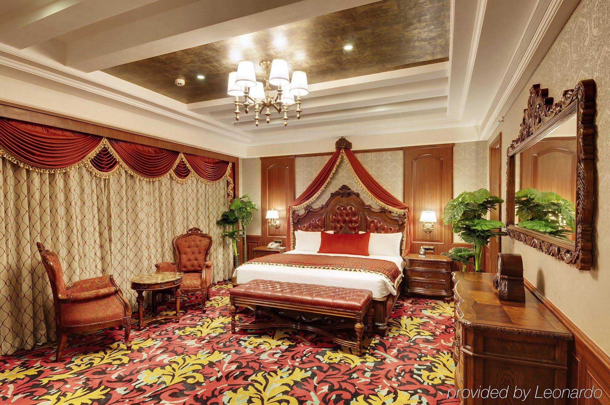 Hotel Express Inn