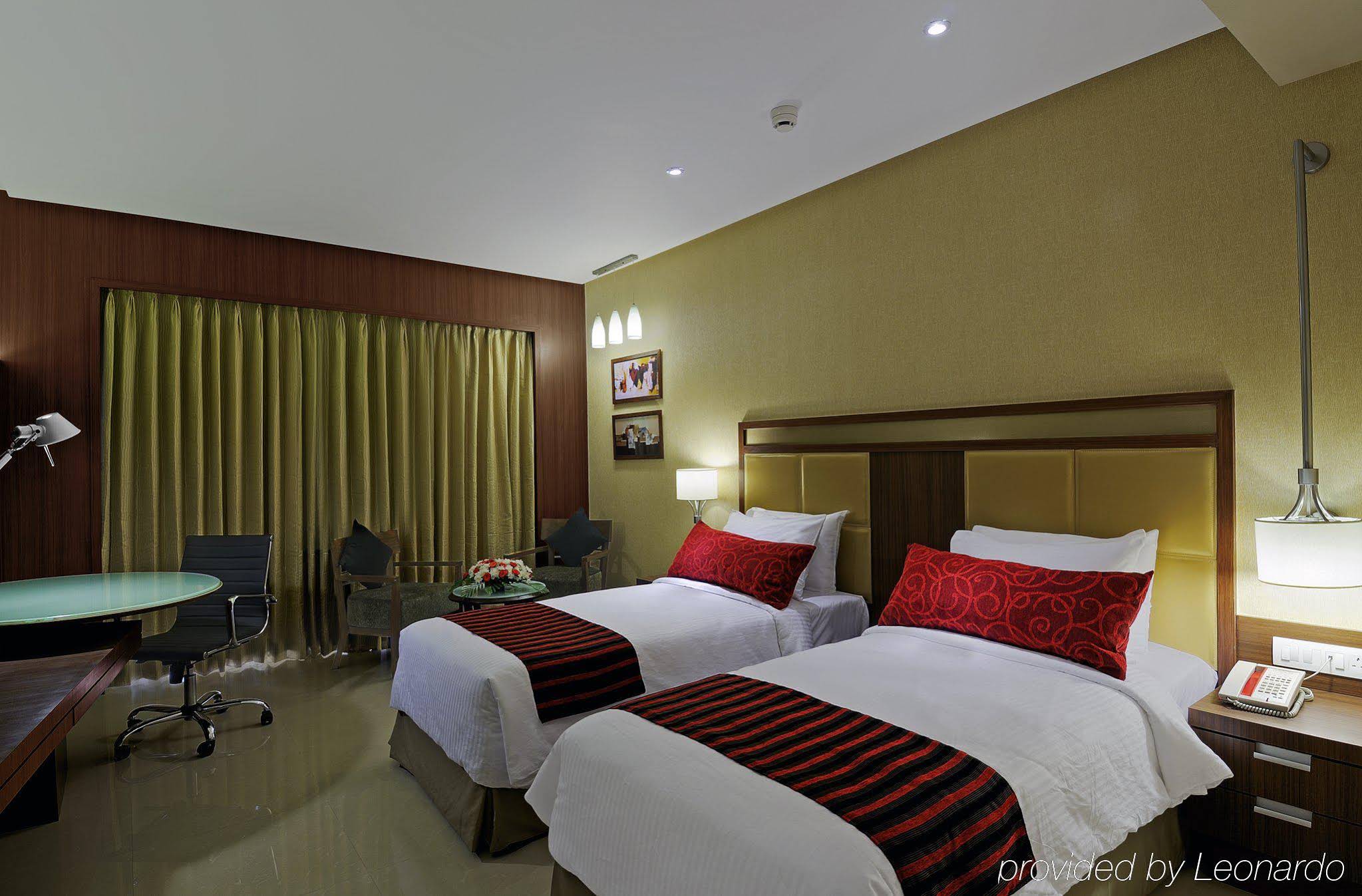 Hotel Express Inn