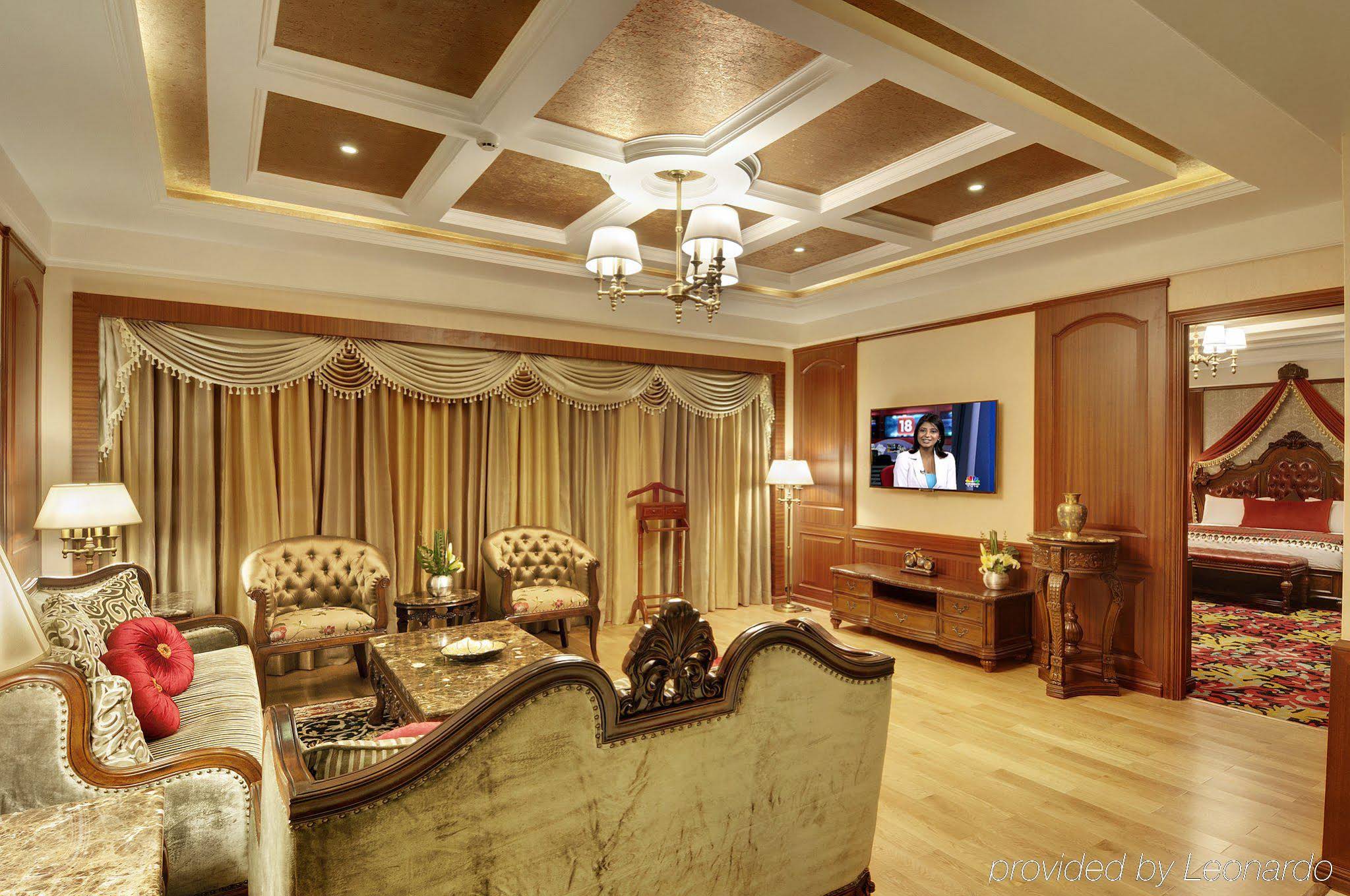 Hotel Express Inn