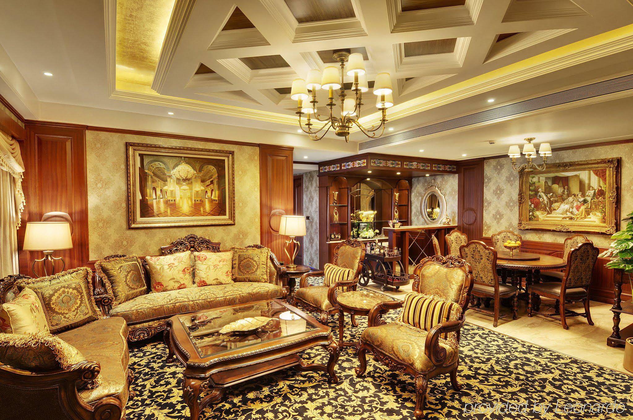 Hotel Express Inn