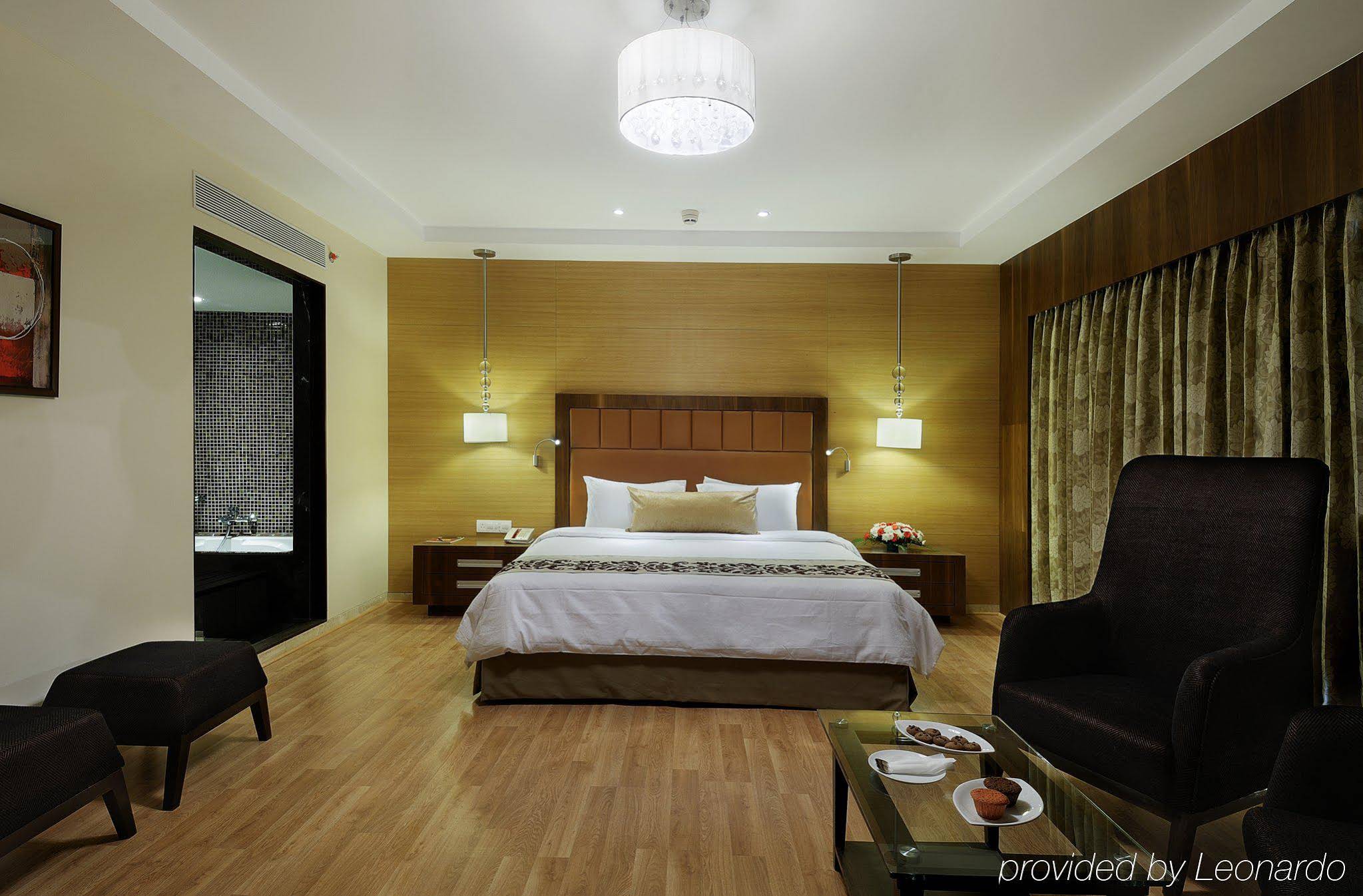 Hotel Express Inn