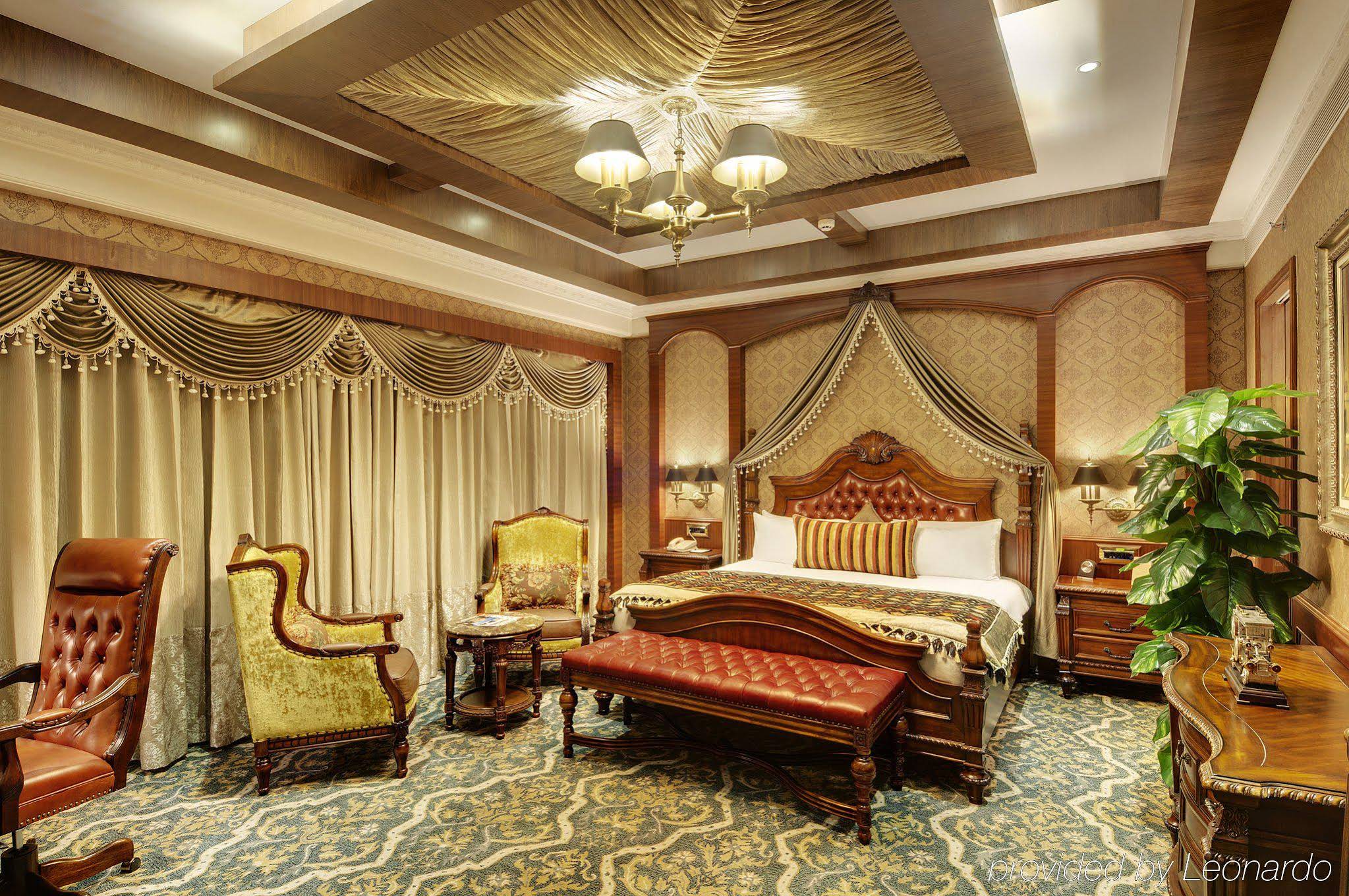 Hotel Express Inn