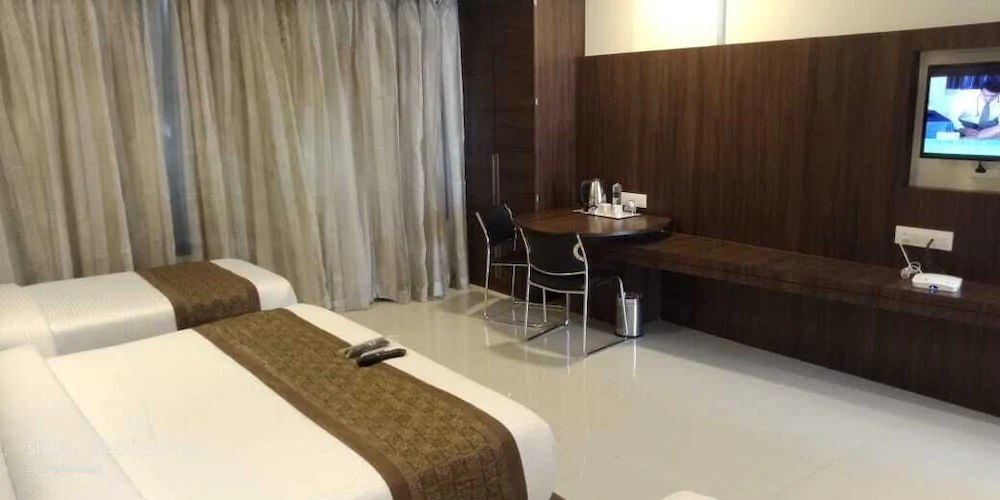 Hotel Seven Sky